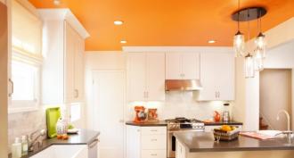 Caractéristiques de conception d'une cuisine marron-orange